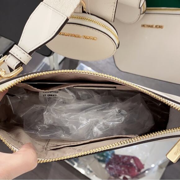 Michael Kors Jet Set Logo 3 in 1 Crossbody Bag - Picture 7 of 7